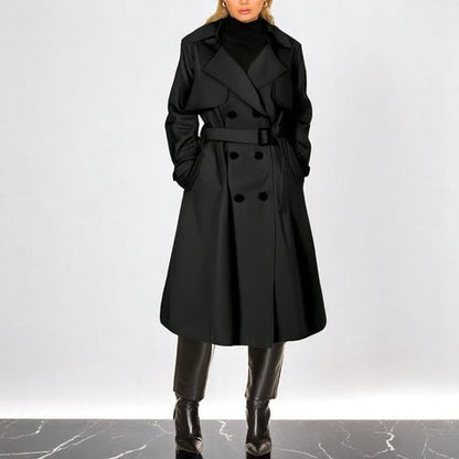 Gabardina elegante y a la moda